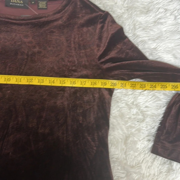 Dana Buckman Crushed Velvet Top Deep Merlot - Picture 9 of 11